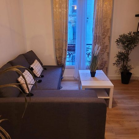 Charmant Appartement Pres De Montmartre 2 パリ エクステリア 写真